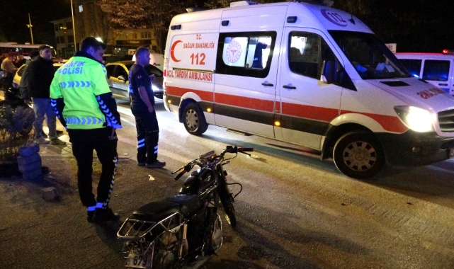 Kütahya'da otomobil ile motosiklet çarpıştı: 2 yaralı