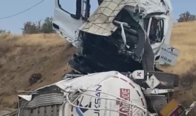 Malatya'da 2 ayrı kazada 3 kişi yaralandı