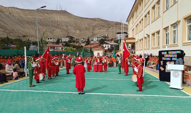 Malatya'da bir ilki gerçekleştirip okul mehteran takımı kurdular