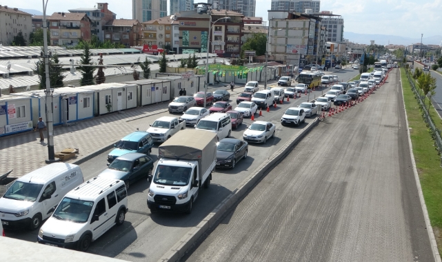 Malatya’da yol çalışmaları nedeniyle oluşan trafiğe tepki