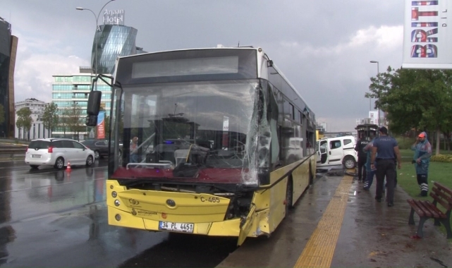 Maltepe'de zincirleme kaza: 4 yaralı