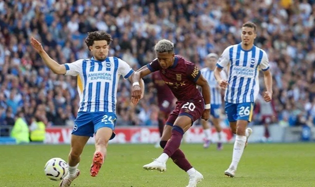 Milli yıldız Premier Lig'de ilk maçına çıktı