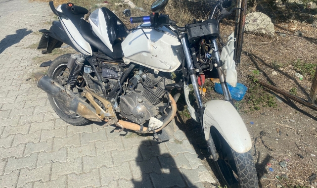 Motosiklet ile kamyonet çarpıştı