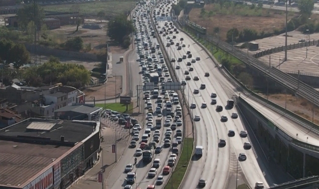 Okullar açıldı, Bursa'da yollar tıkandı