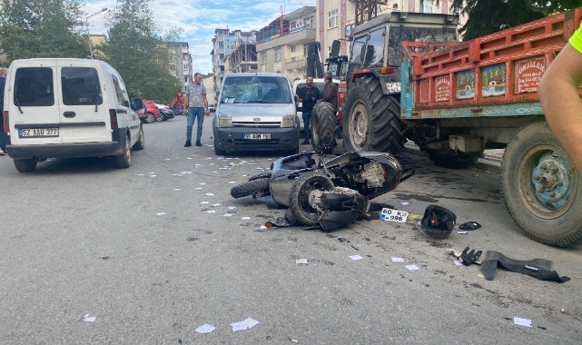 Ordu'da motosiklet ile hafif ticari araç çarpıştı
