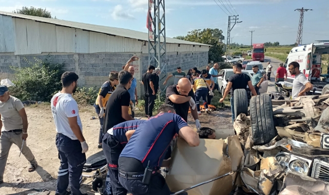Osmaniye'de otomobiller çarpıştı