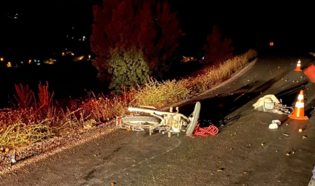 Otomobil ile motosiklet çarpıştı
