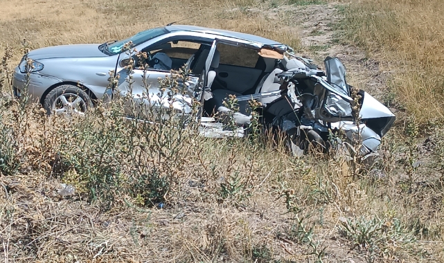 Özalp’te otomobiller çarpıştı