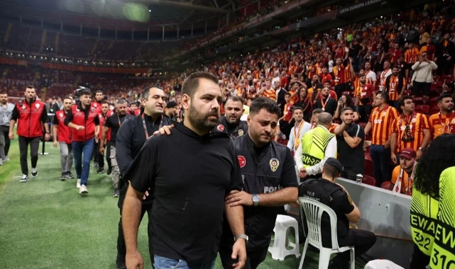 PAOK taraftarı stadyumdan çıkarıldı
