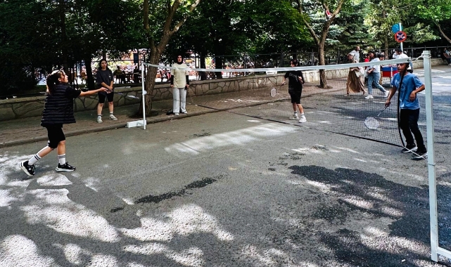 Patnos'ta gençler sosyal meydanda buluştu