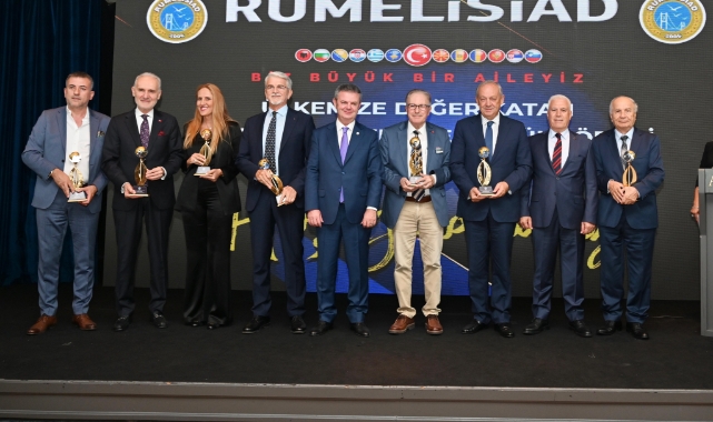 RUMELİSİAD’tan Başkan Mustafa Bozbey’e ödül