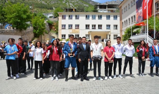 Saimbeyli Kaymakamı öğrenciler için eğitim seferberliği başlattı