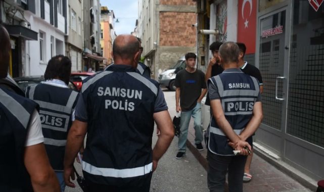 Samsun polisi, öğrencilerin güvenliği için denetimlerini arttırdı