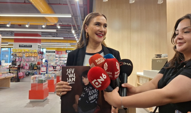 Şevval Sam yeni plağını Bursa'da tanıttı
