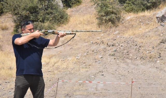 Sındırgı’da tek kurşun atış yarışması gerçekleşti