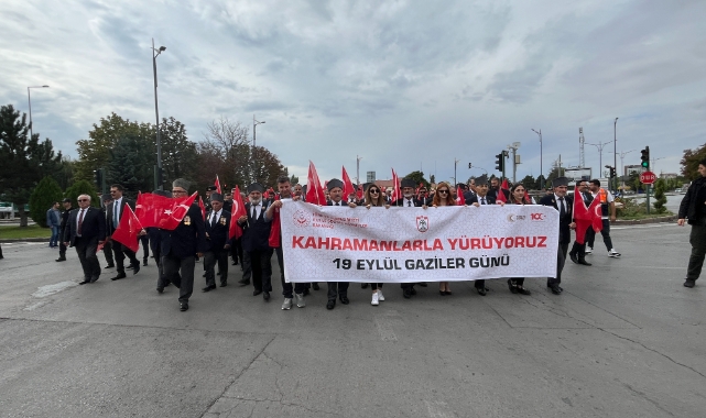 Sivas’ta gazilerin gururlu yürüyüşü