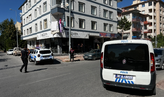 Tartıştığı komşusunu defalarca bıçaklayarak yaraladı