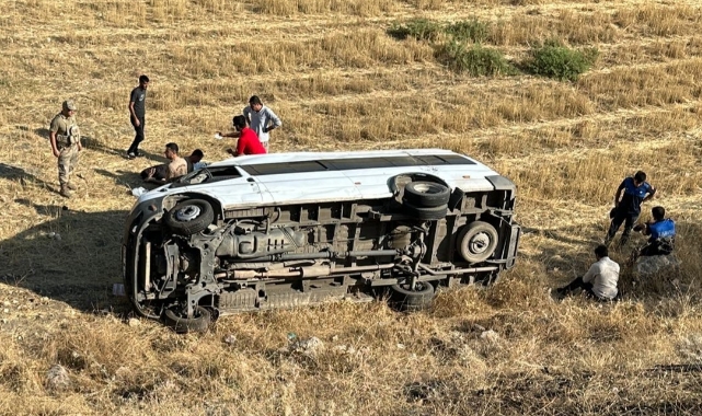 TPAO servis aracı ile taksi çarpıştı