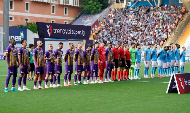 Trendyol Süper Lig: Eyüpspor: 0 - Trabzonspor: 0 (İlk yarı)