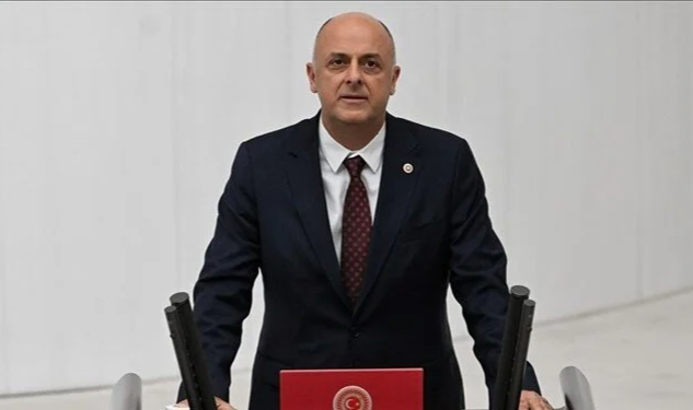 Ümit Özlale İYİ Parti'den istifa etti