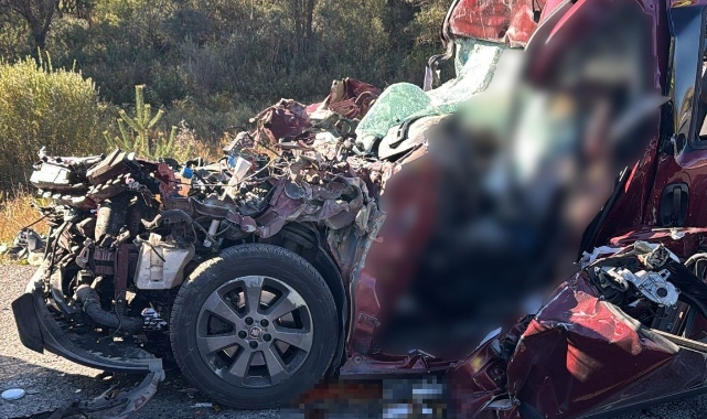 Üniversite kaydı için yola çıkan aile kaza yaptı: 3 ölü, 2 ağır yaralı