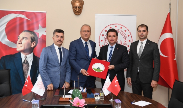 Üniversiteye hazırlanan öğrencilere Osmangazi Belediyesi desteği