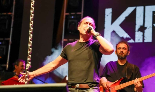 Ünlü şarkıcı Kıraç, kendi konserine giderken kayboldu