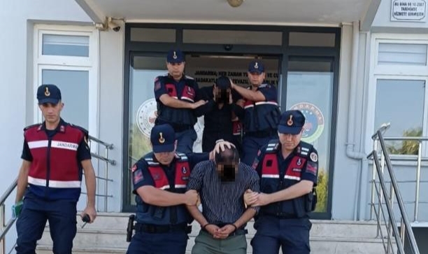 Yaşlı adamın banka kartından 100 bin lira çeken 2 zanlı tutuklandı