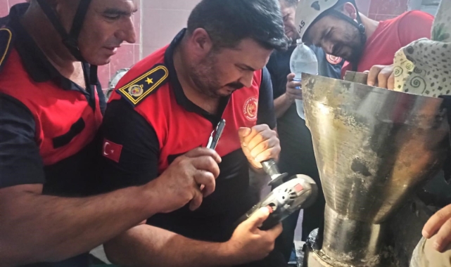 13 yaşındaki çocuk elini hamur makinesine sıkıştırdı