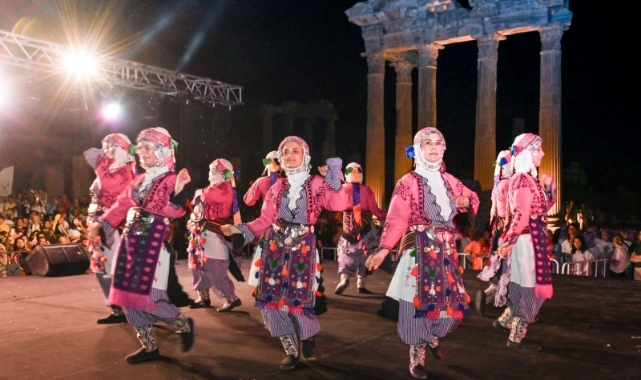 8. Uluslararası Halk Dansları Festivali başladı