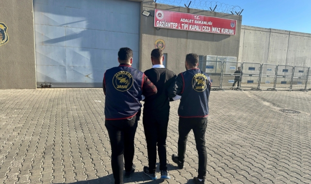 Adam öldürme suçundan aranan firariyi  jandarma yakaladı