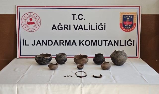 Ağrı’da çok sayıda tarihi eser eşyalar ele geçirildi