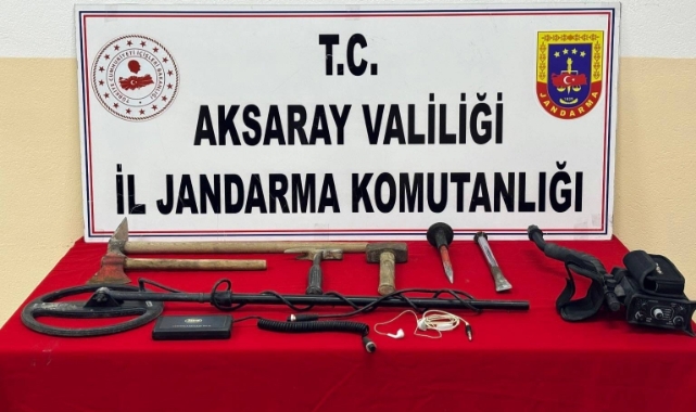 Aksaray’da kaçak kazı yapan defineciler suçüstü yakalandı
