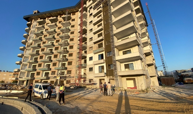 Antalya'da inşaattan düşen işçi hayatını kaybetti