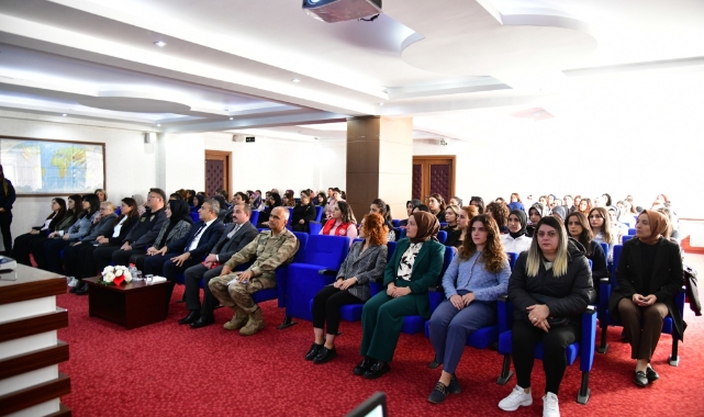 Ardahan'da "En İyi Narkotik Polisi Anne" Semineri