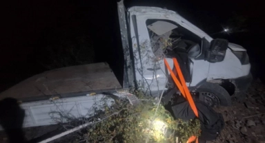 Artvin’de kamyonet uçuruma yuvarlandı: 2 ölü