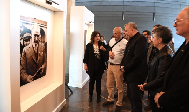 Atatürk'ün en özel fotoğrafları Osmangazi'de sergileniyor