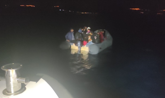 Ayvacık açıklarında 30 kaçak göçmen yakalandı   