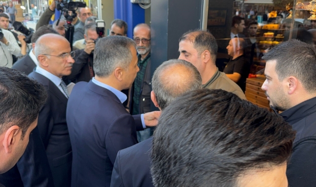 Bakan Yerlikaya, Malatya'da esnaf ile bir araya geldi
