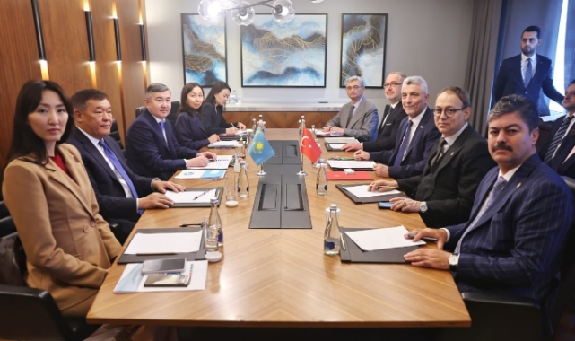 Bakan Bolat'tan Kırgızistan'da resmi temaslar