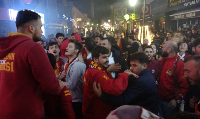 Bartın'da Galatasaray taraftarlarının galibiyet sevinci   