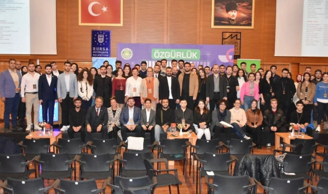 Başkan Bozbey Bursa Kent Konseyi'nde gençlerle bir araya geldi