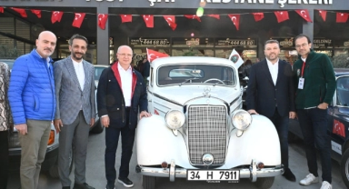 Başkan Davut Gürkan  'Cumhuriyet Rallisi' Gemlik etabında arabaları inceledi