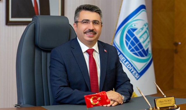 Başkan Oktay Yılmaz merhum şair Nuri Pakdil'i andı