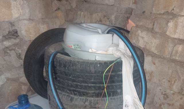 Belediye aracından mazot çaldılar