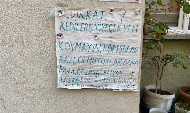 Binanın önüne astığı yazıyla bakın ne istedi!