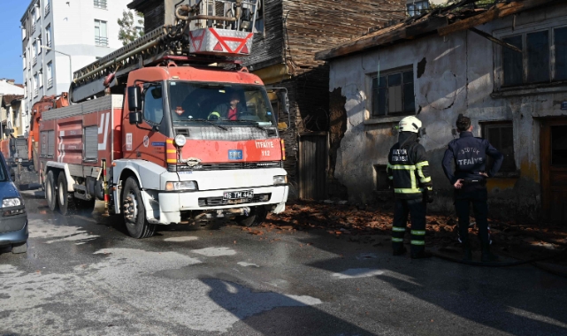 Bozüyük’te metruk binada yangın