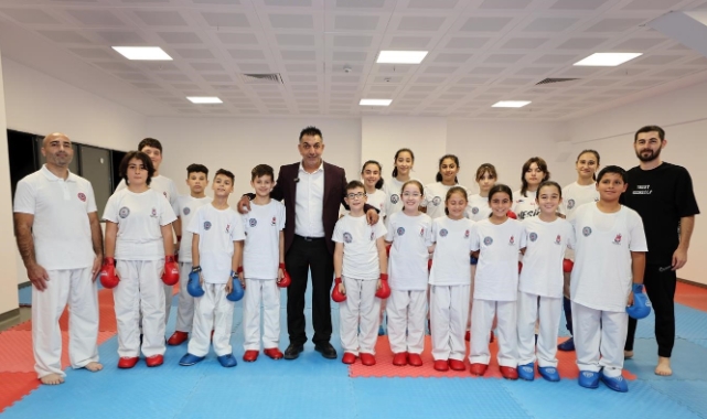 Budak'tan minik karatecilere ziyaret
