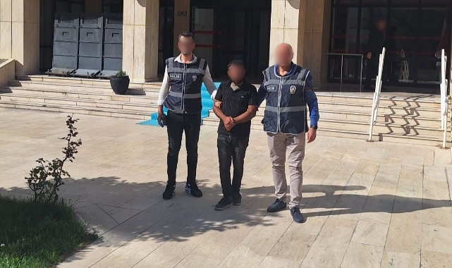 Burdur'da camideki sadaka kutusundan para çalan hırsız yakalandı