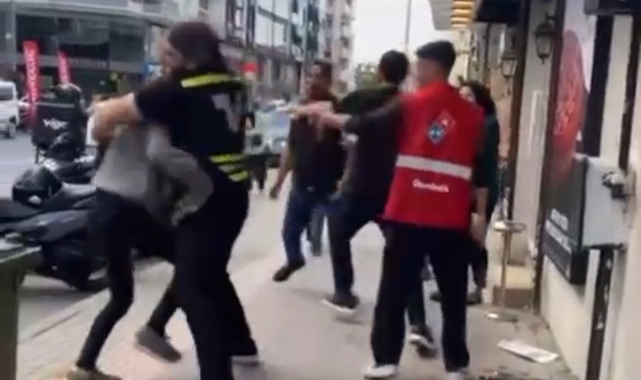 Bursa'da 2 kurye caddeyi boks ringine çevirdi
